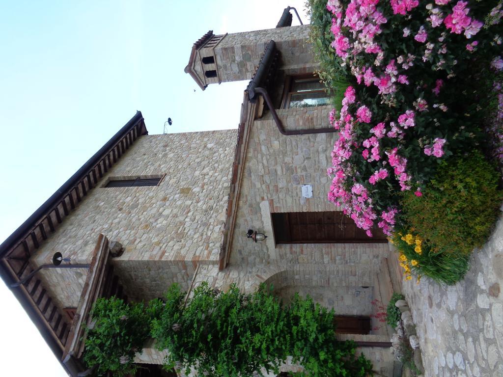 Agriturismo La Torraccia Todi Exterior foto